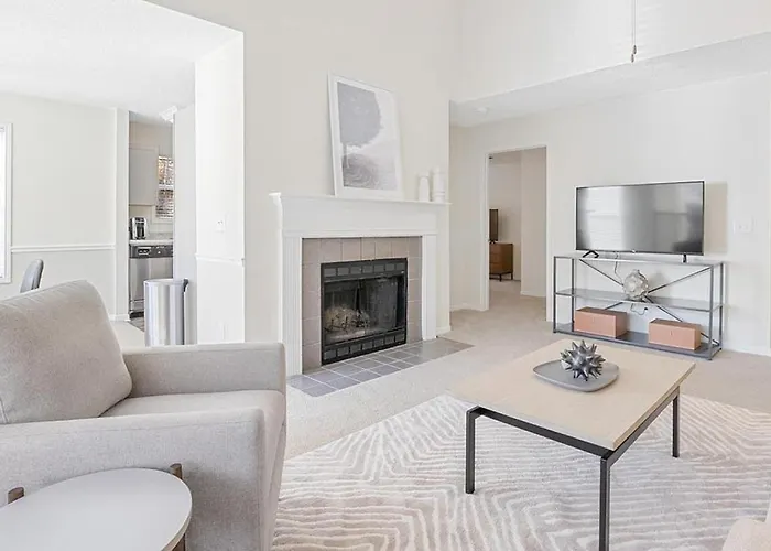 Landing Modern With Amazing Amenities Apartment