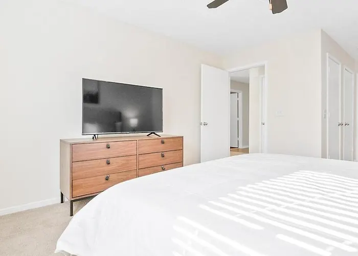 Apartment Landing Modern With Amazing Amenities Winston-Salem