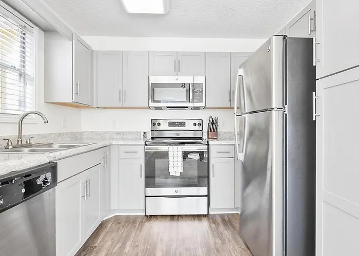 Apartment Landing Modern With Amazing Amenities